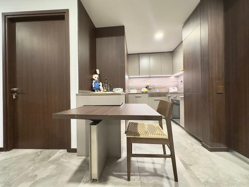 One Pearl Bank Condominium For Rent, $5,300, 2 Bed 1 Bath 700 sqft $7.57 psf