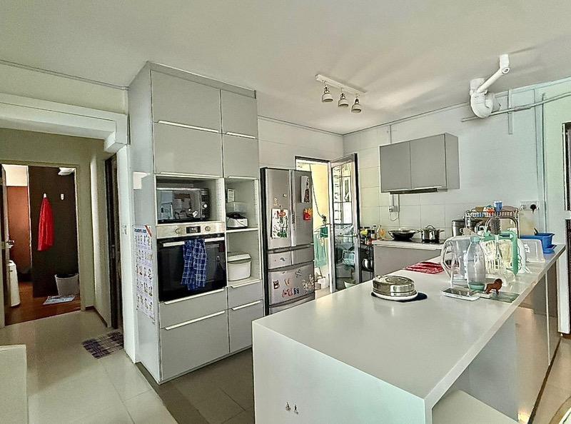 Prop-GPT: HDB Apartment: D02  Pinnacle @ Duxton