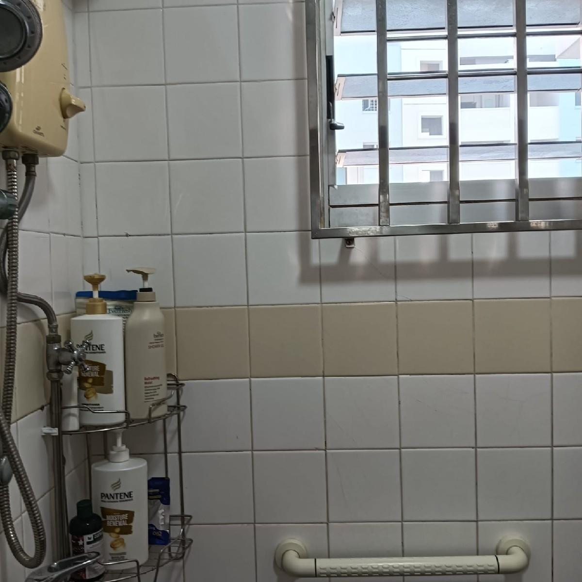 HDB Apartment for Rent, 249 Compassvale Road HDB Apartment Room Rental, $900, 1 Bed 2 Bath 1,098 sqft $0.82 psf, SGD 900 | 99-year Leasehold