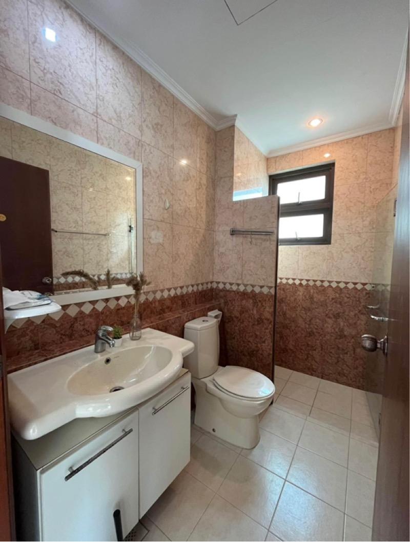 Condominium for Rent: D20, 574036