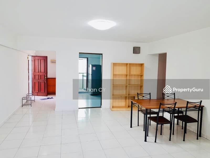 Prop-GPT: HDB Flat: D16  772 Bedok Reservoir View