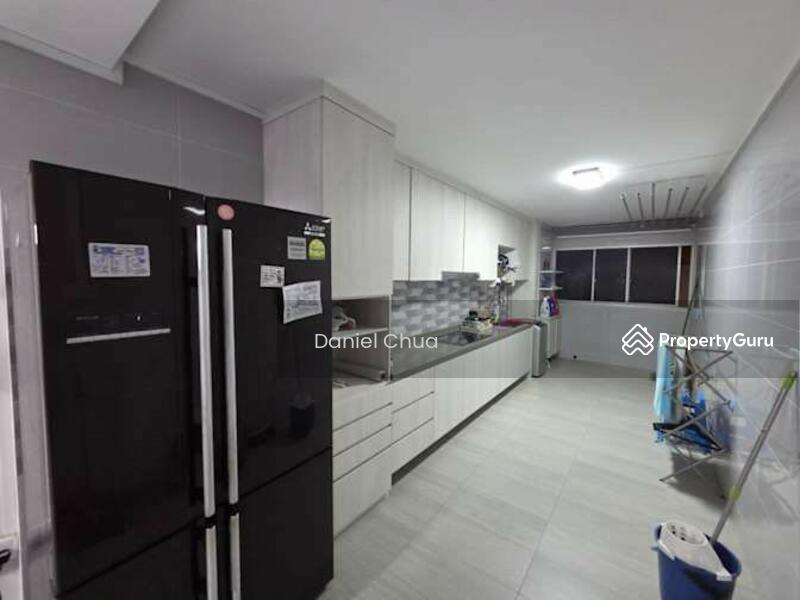 Prop-GPT: HDB Flat: D27 Yishun 165 Yishun Ring Road