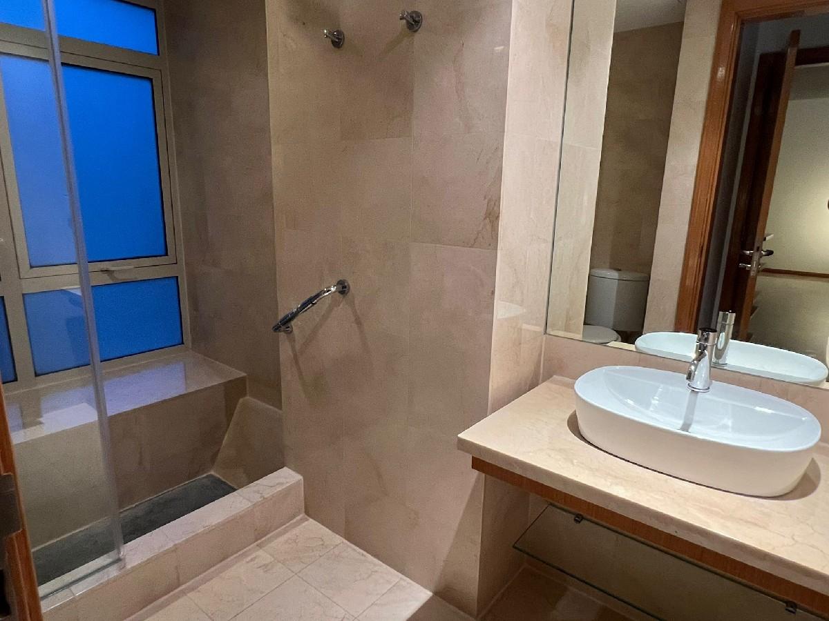 Icon Apartment For Rent, $5,900, 2 Bed 2 Bath 915 sqft $6.45 psf