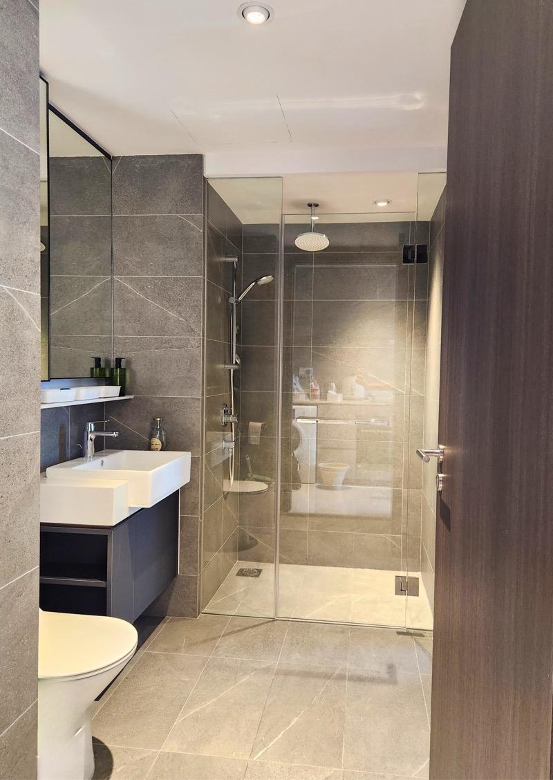 Riverfront Residences Condominium For Rent, $2,900, 1 Bed 1 Bath 581 sqft $4.99 psf