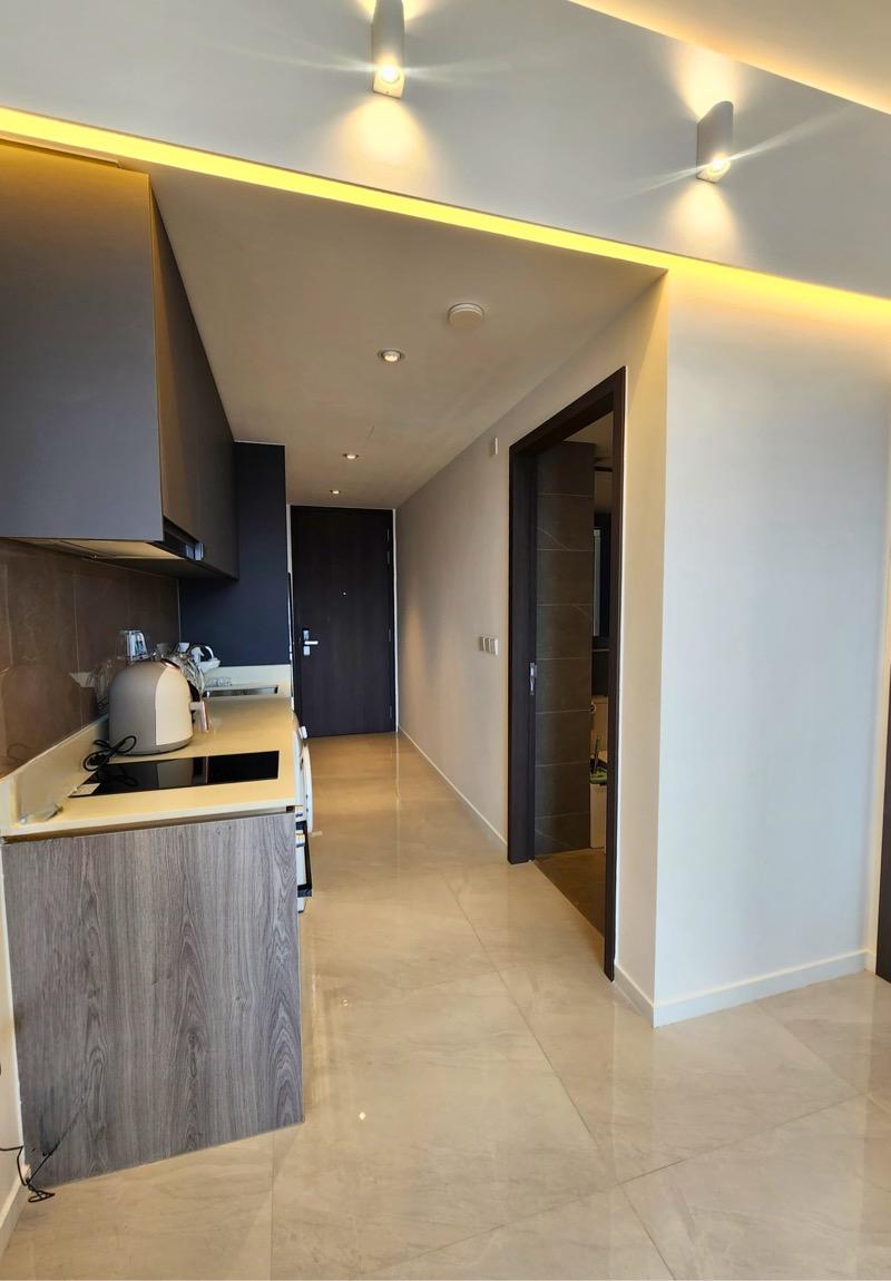 Riverfront Residences Condominium For Rent, $2,900, 1 Bed 1 Bath 581 sqft $4.99 psf