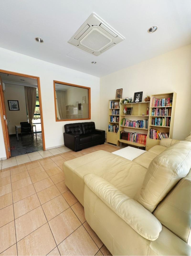 Condominium for Rent: D21, 590001
