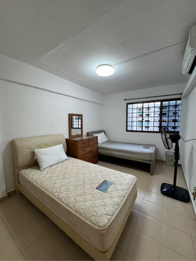 218 Jurong East Street 21 HDB Apartment For Rent, $3,600, 3 Bed 2 Bath 979 sqft $3.68 psf