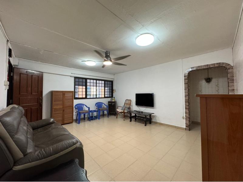 218 Jurong East Street 21 HDB Apartment For Rent, $3,600, 3 Bed 2 Bath 979 sqft $3.68 psf