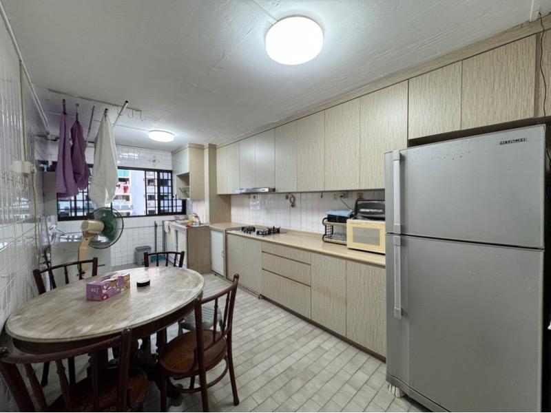 218 Jurong East Street 21 HDB Apartment For Rent, $3,600, 3 Bed 2 Bath 979 sqft $3.68 psf