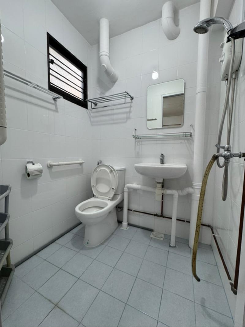 218 Jurong East Street 21 HDB Apartment For Rent, $3,600, 3 Bed 2 Bath 979 sqft $3.68 psf