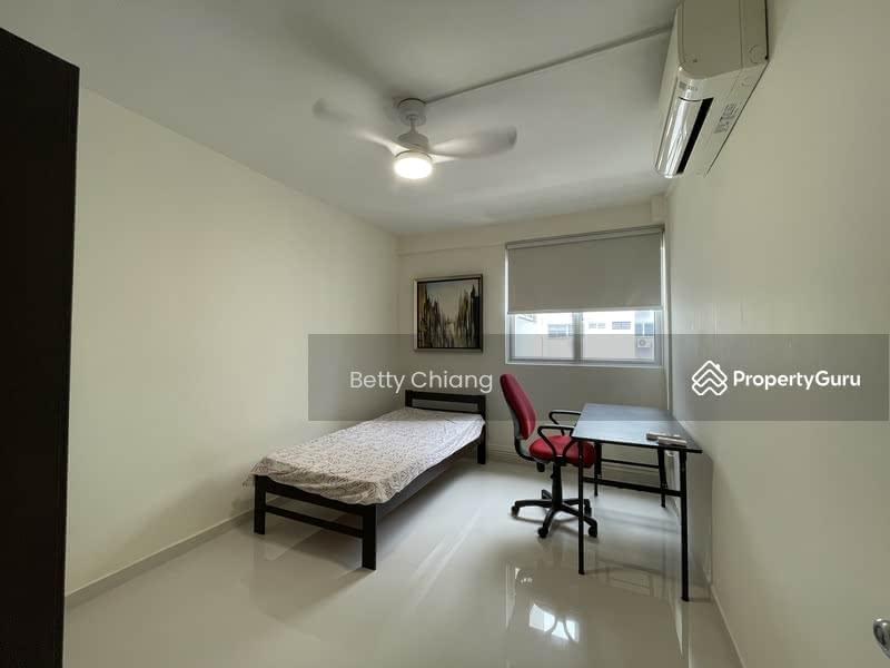Prop-GPT: HDB Flat: D19  526 Hougang Avenue 6