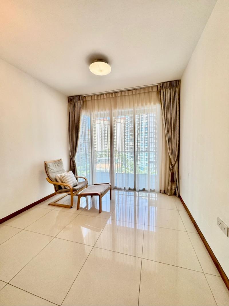 Prop-GPT: Condominium: D18  Waterview