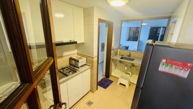 The Bayshore Condominium For Rent, $4,800, 3 Bed 2 Bath 1,184 sqft $4.05 psf
