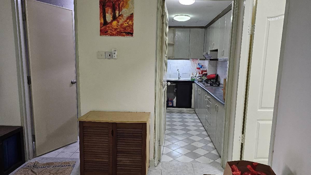 Emerald Park Condominium For Rent, $5,500, 4 Bed 2 Bath 926 sqft $5.94 psf