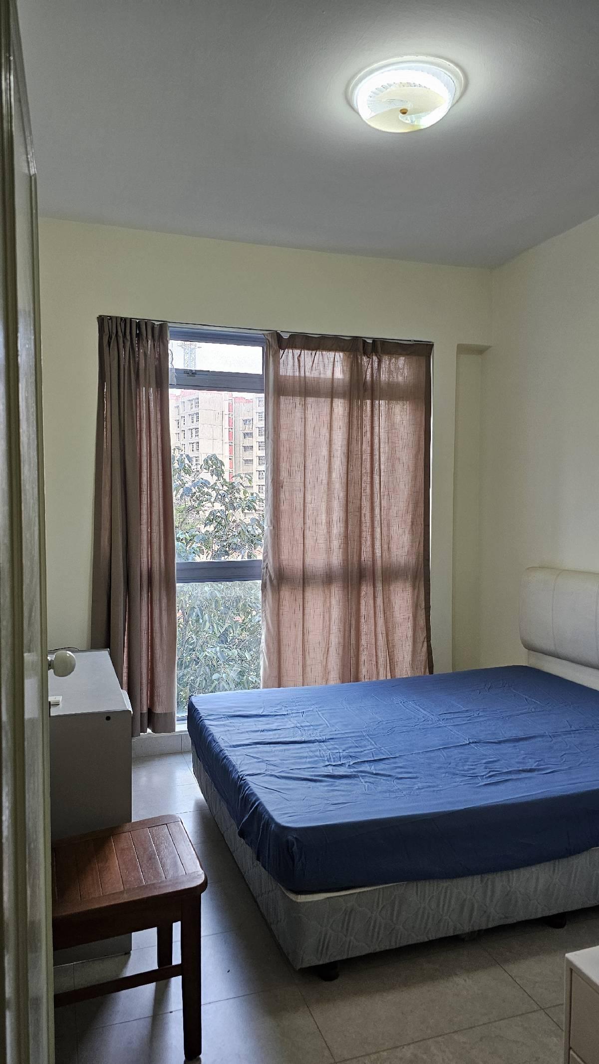 Emerald Park Condominium For Rent, $5,500, 4 Bed 2 Bath 926 sqft $5.94 psf