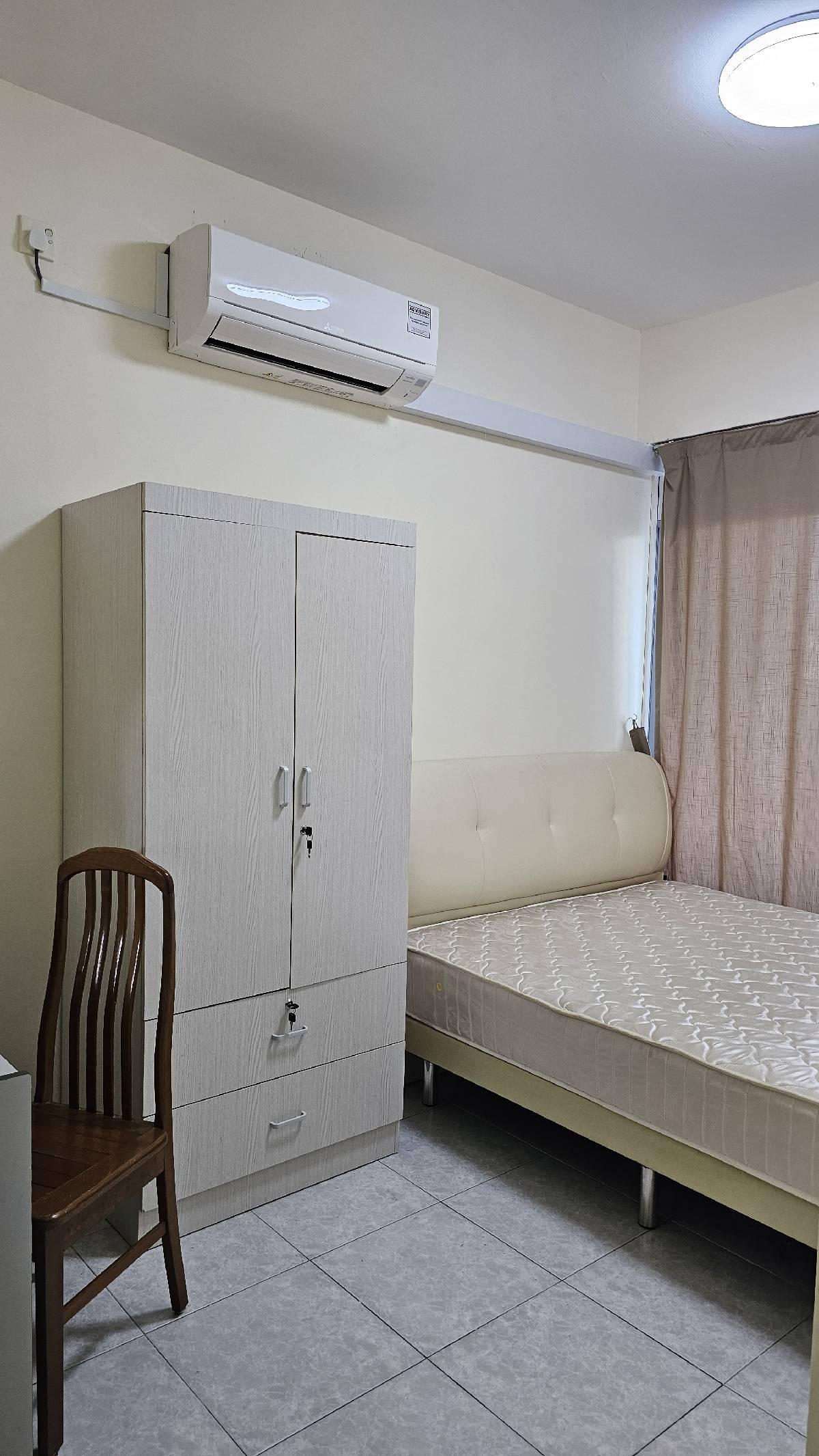 Emerald Park Condominium For Rent, $5,500, 4 Bed 2 Bath 926 sqft $5.94 psf