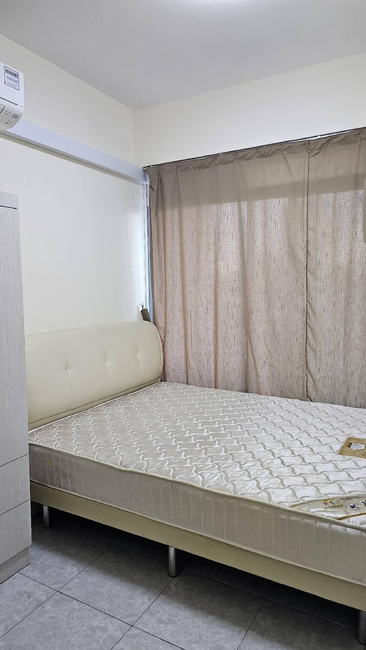 Emerald Park Condominium For Rent, $5,500, 4 Bed 2 Bath 926 sqft $5.94 psf
