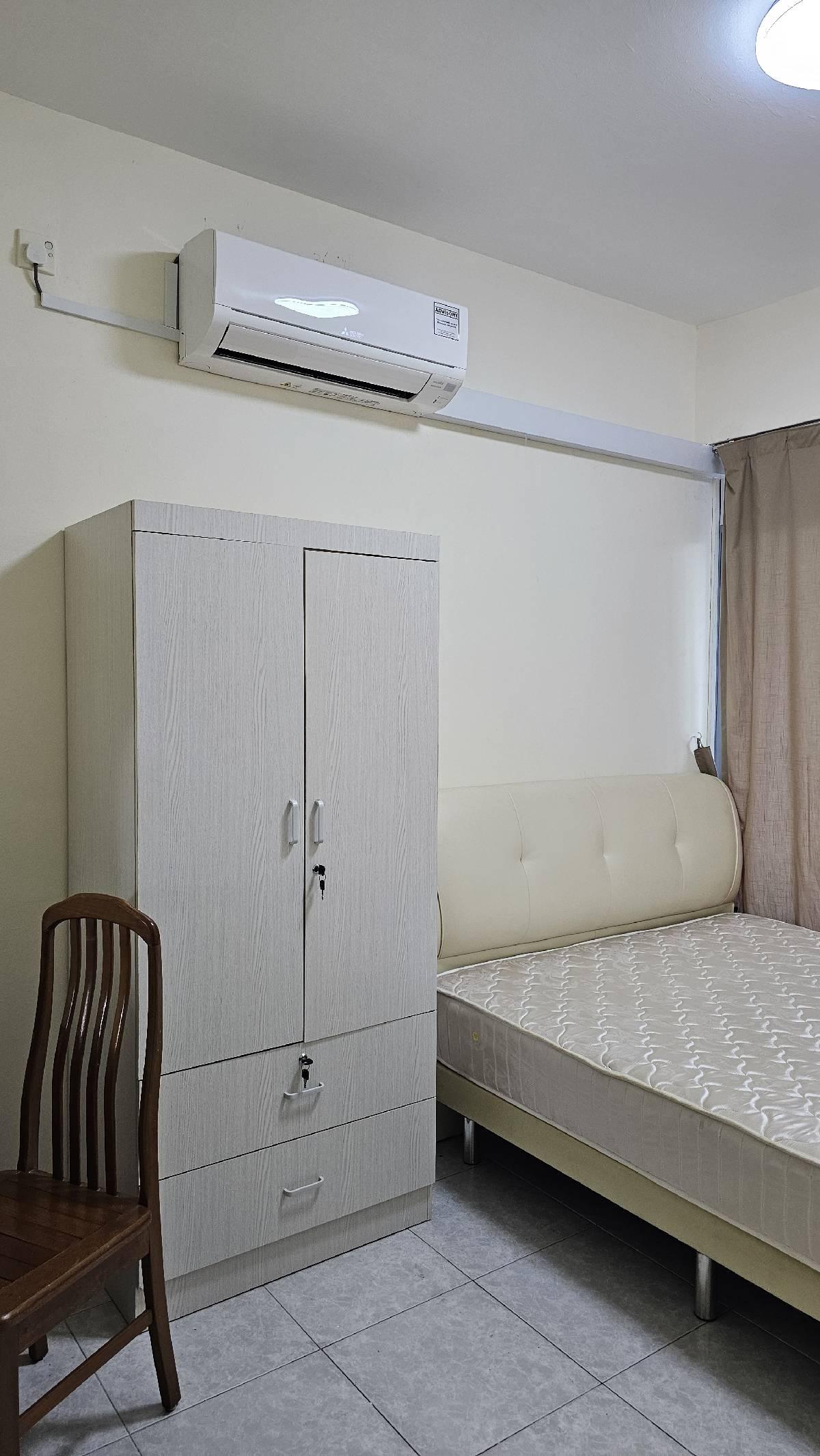 Emerald Park Condominium For Rent, $5,500, 4 Bed 2 Bath 926 sqft $5.94 psf