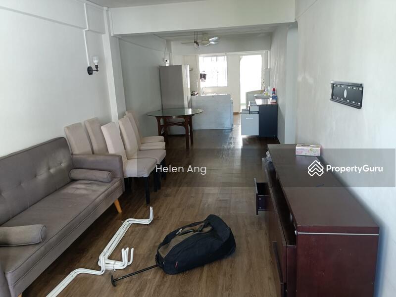Prop-GPT: HDB Flat: D15 Marine Parade 46 Marine Crescent
