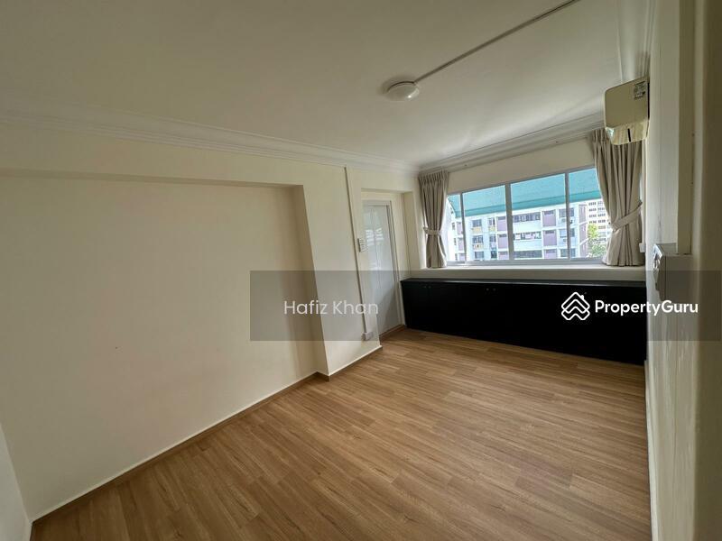 Prop-GPT: HDB Flat: D18  254 Simei Street 1