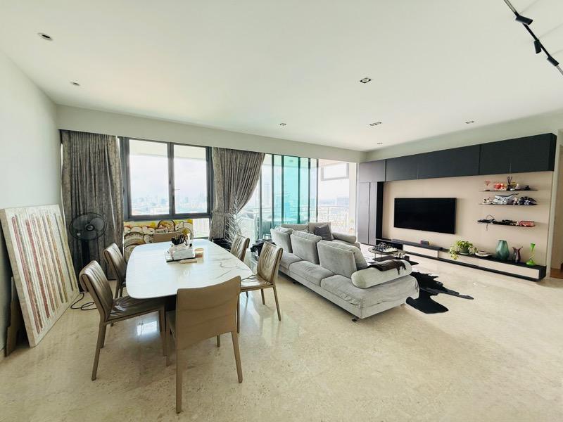 Rivergate Condominium For Rent, $11,500, 3 Bed 3 Bath 1,744 sqft $6.59 psf