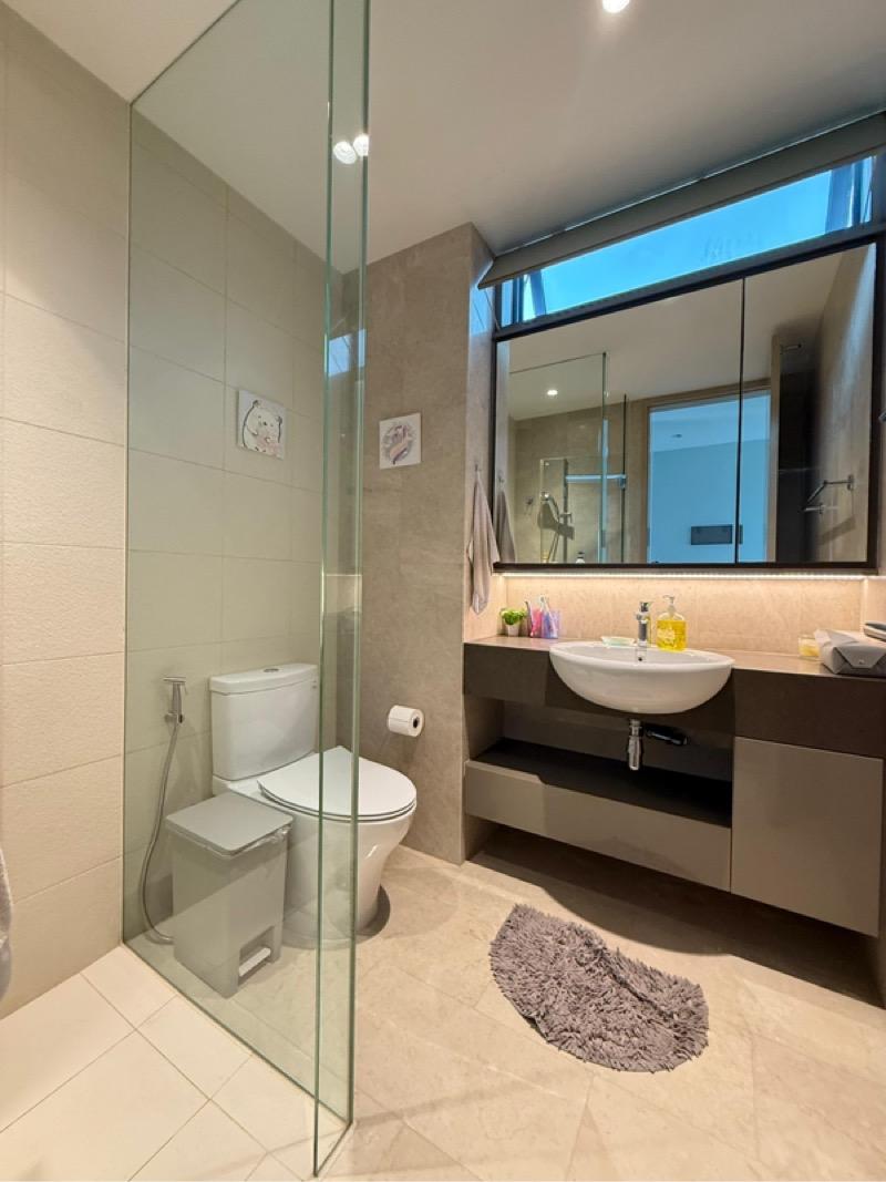 Rivergate Condominium For Rent, $11,500, 3 Bed 3 Bath 1,744 sqft $6.59 psf