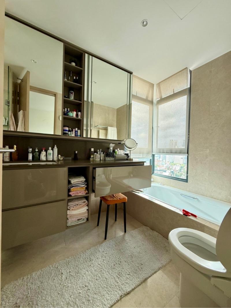 Rivergate Condominium For Rent, $11,500, 3 Bed 3 Bath 1,744 sqft $6.59 psf