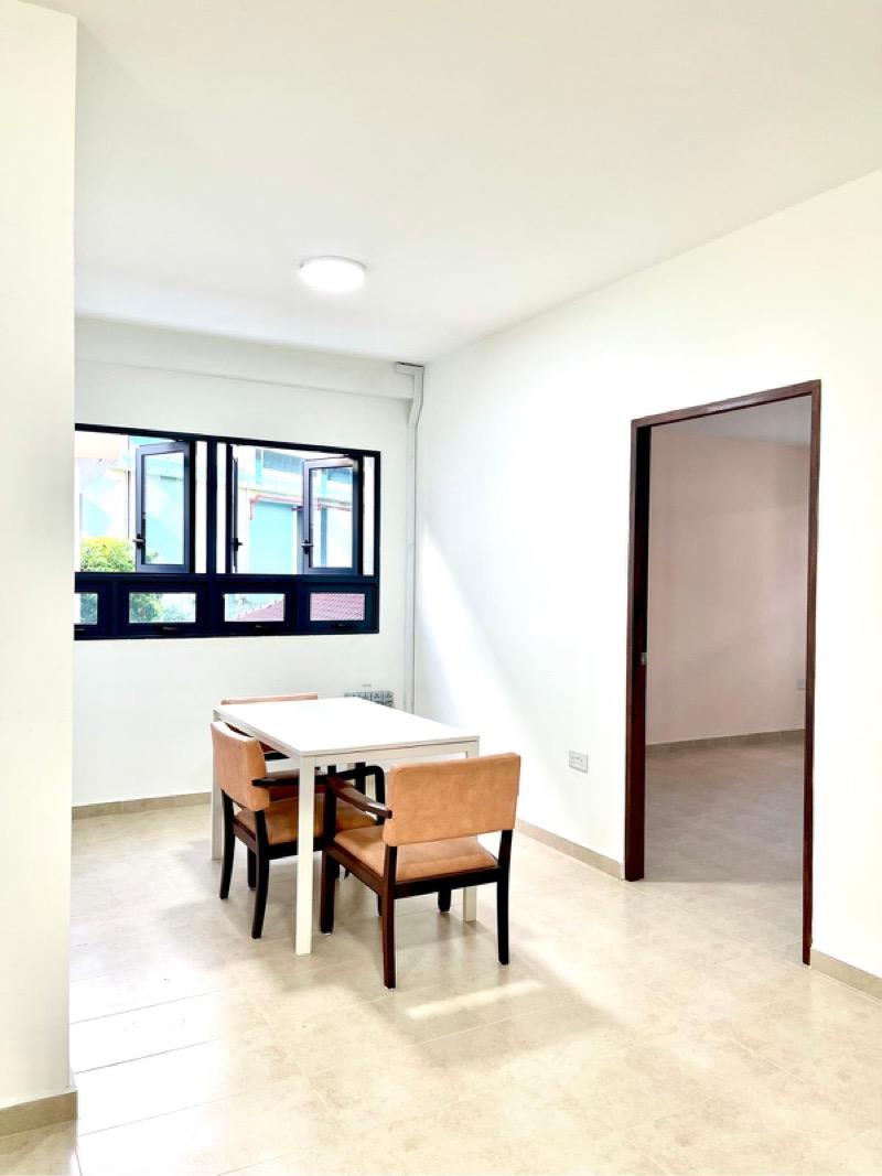 Prop-GPT: Terrace: D08  82 SING AVENUE