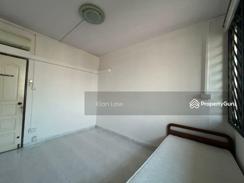 859 Tampines Avenue 5