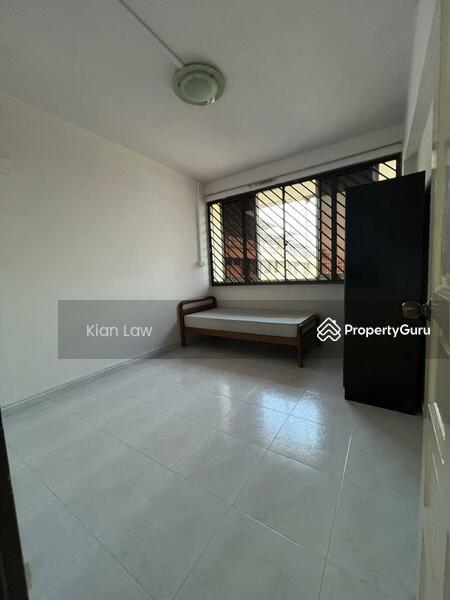 859 Tampines Avenue 5