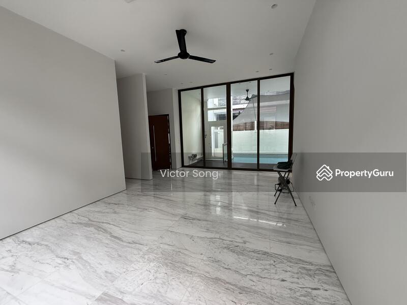 Prop-GPT: Detached: D15  D15 New Renovated Detached House, Park Many Cars!