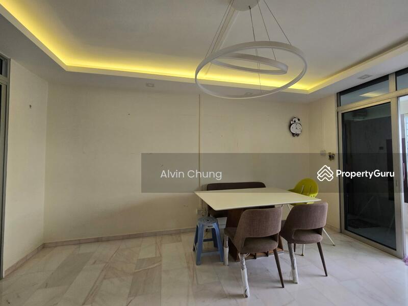 Prop-GPT: HDB Flat: D27 Yishun 854 Yishun Ring Road