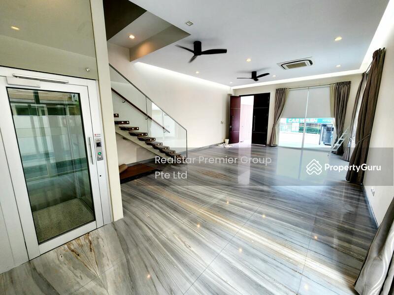 Semi-Detached for Rent: D11, 309016