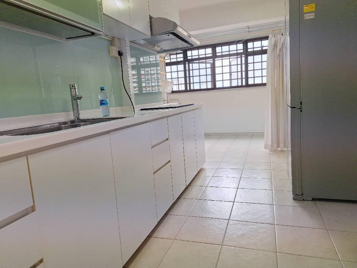 Holland Avenue HDB Apartment For Rent, $3,900, 3 Bed 2 Bath 947 sqft $4.12 psf