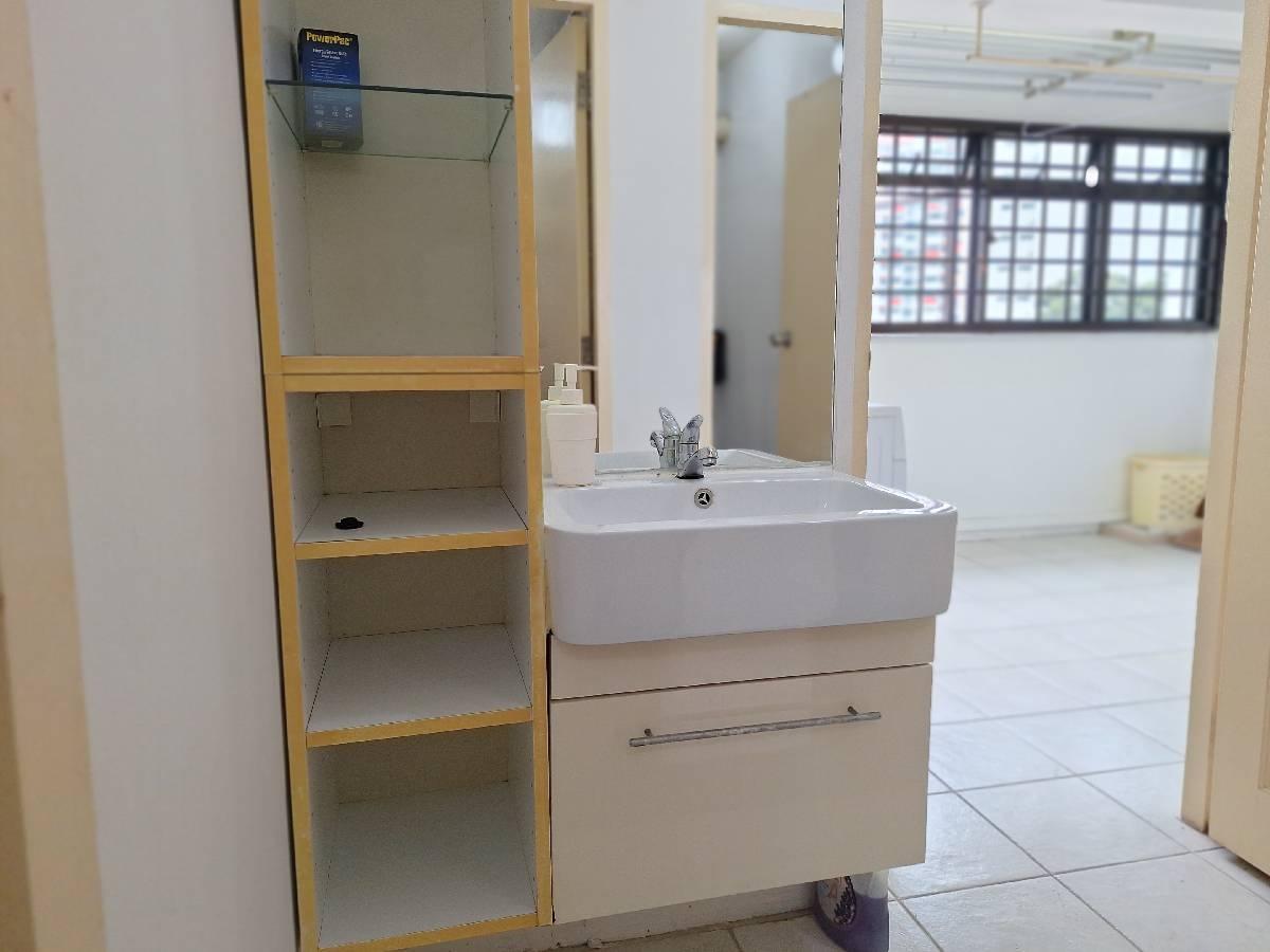 Holland Avenue HDB Apartment For Rent, $3,900, 3 Bed 2 Bath 947 sqft $4.12 psf