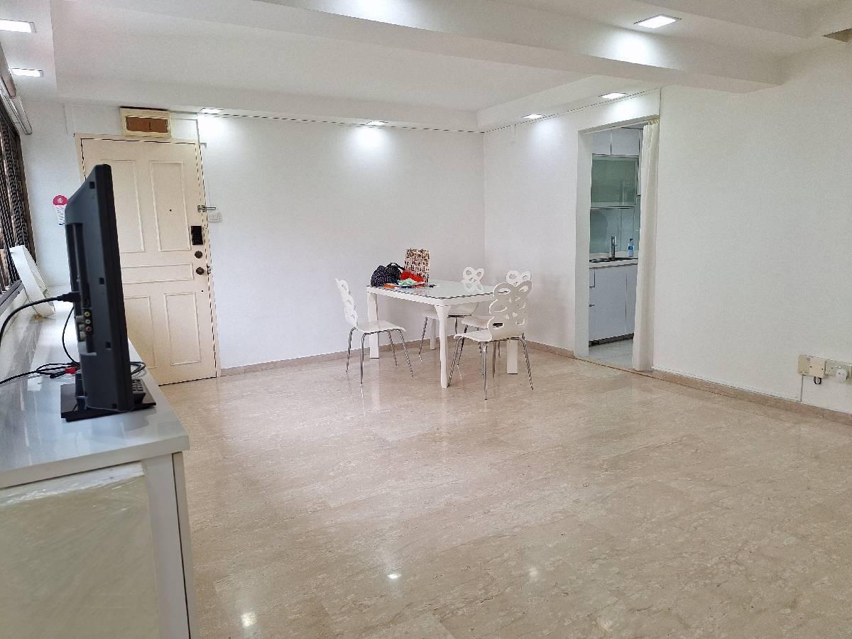 Holland Avenue HDB Apartment For Rent, $3,900, 3 Bed 2 Bath 947 sqft $4.12 psf