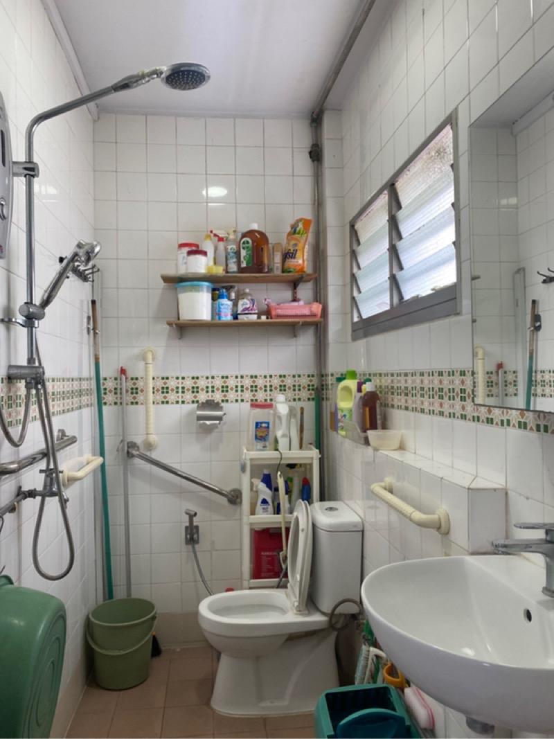 307 Choa Chu Kang Avenue 4 HDB Apartment Room Rental, $890, 1 Bed 1 Bath 1,399 sqft $0.64 psf