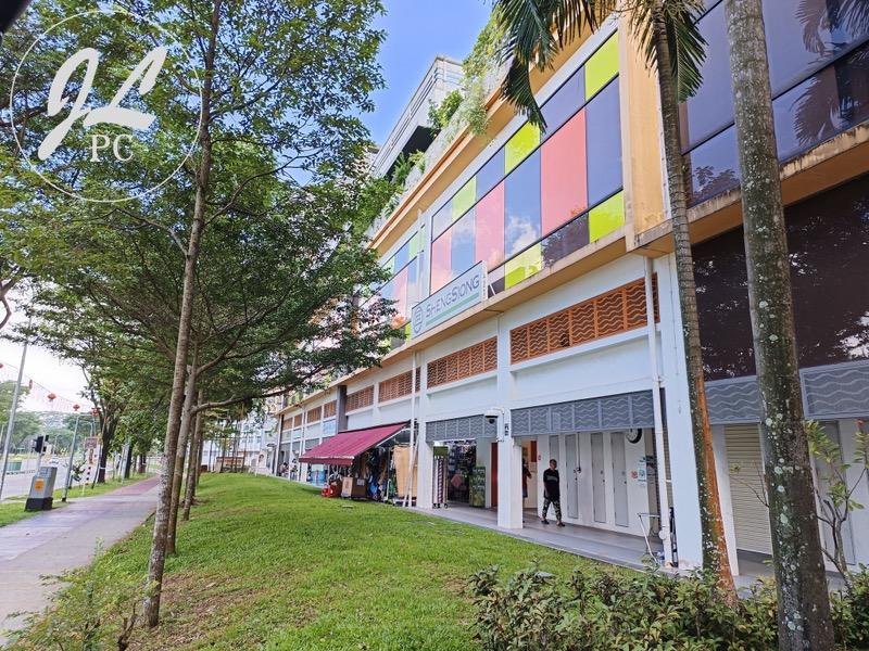 102A Canberra Street HDB Apartment Room Rental, $850, 1 Bed 2 Bath 990 sqft $0.86 psf