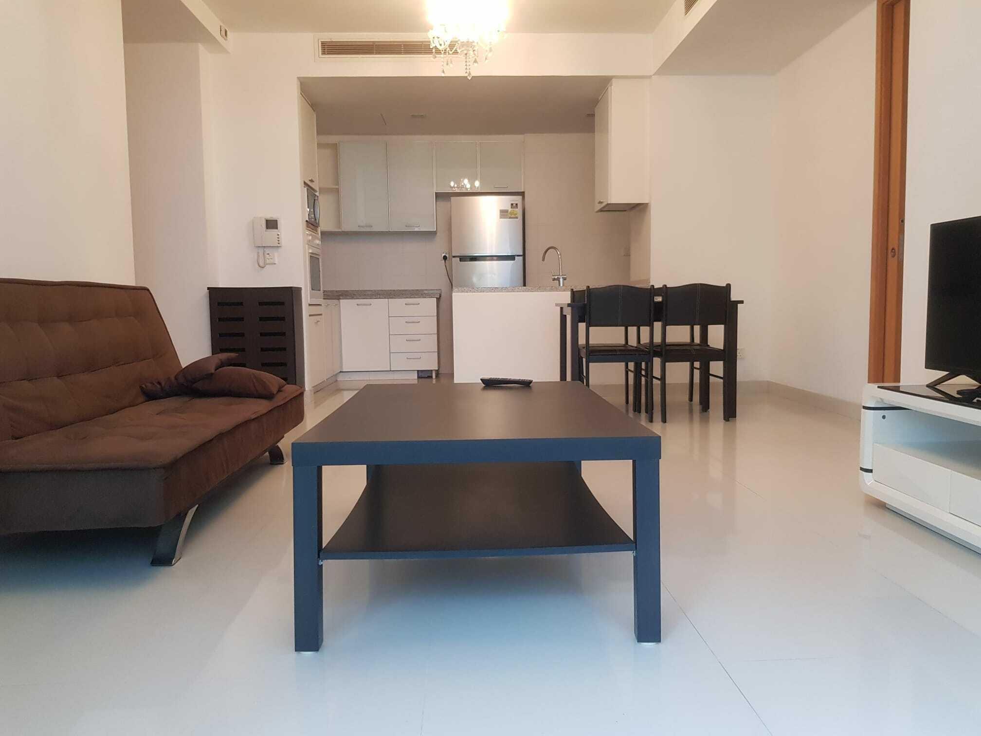 Prop-GPT: Apartment: D09  Visioncrest