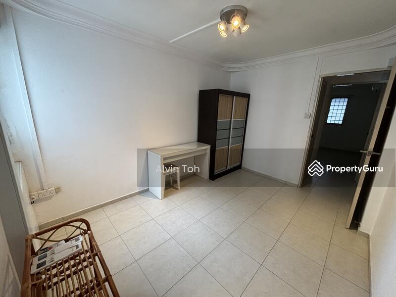 710 Yishun Avenue 5