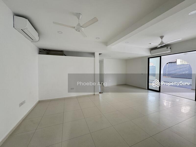 Semi-Detached for Rent: D10, 299070