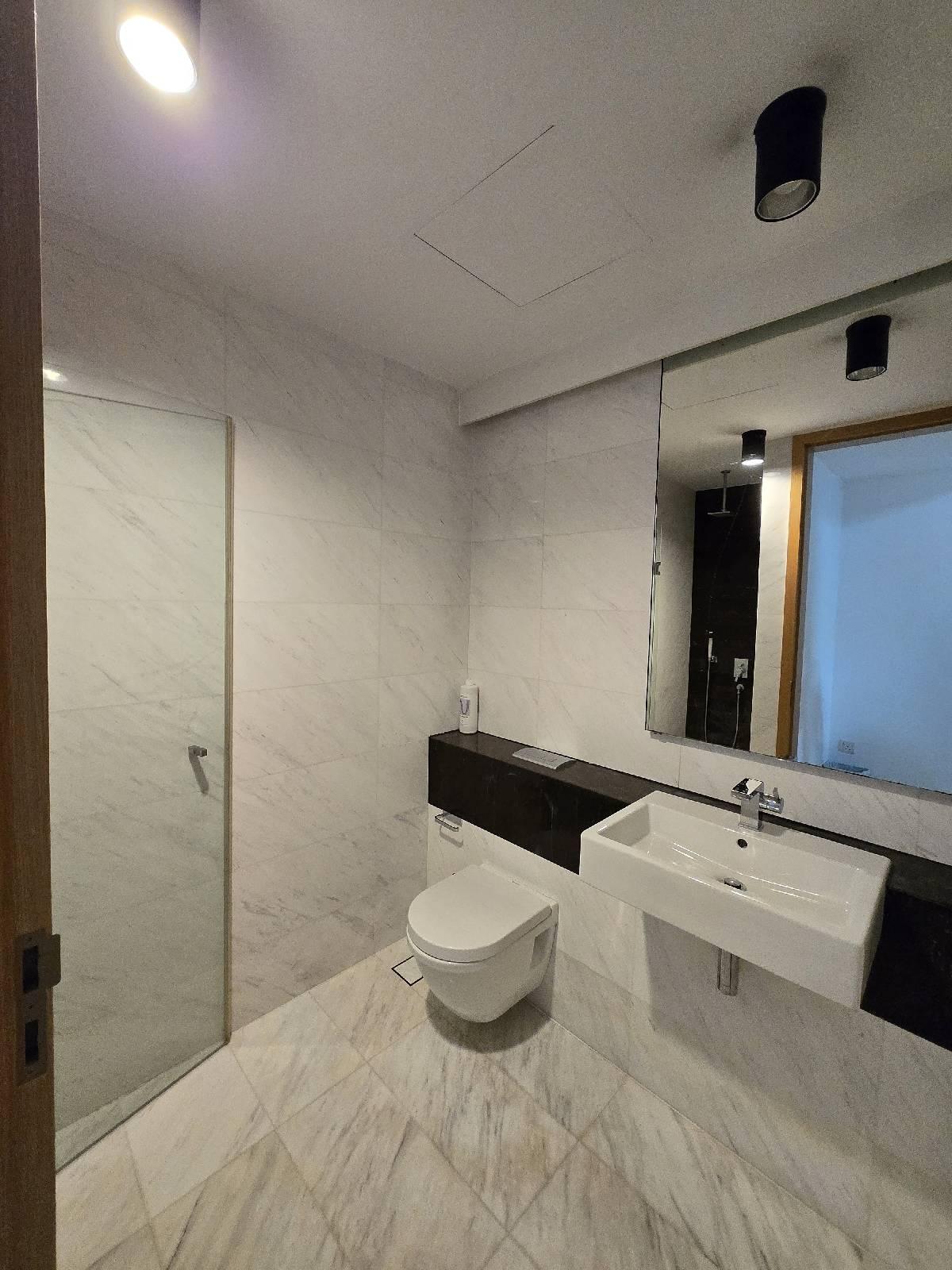 RV Residences Condominium For Rent, $3,500, 1 Bed 1 Bath 452 sqft $7.74 psf