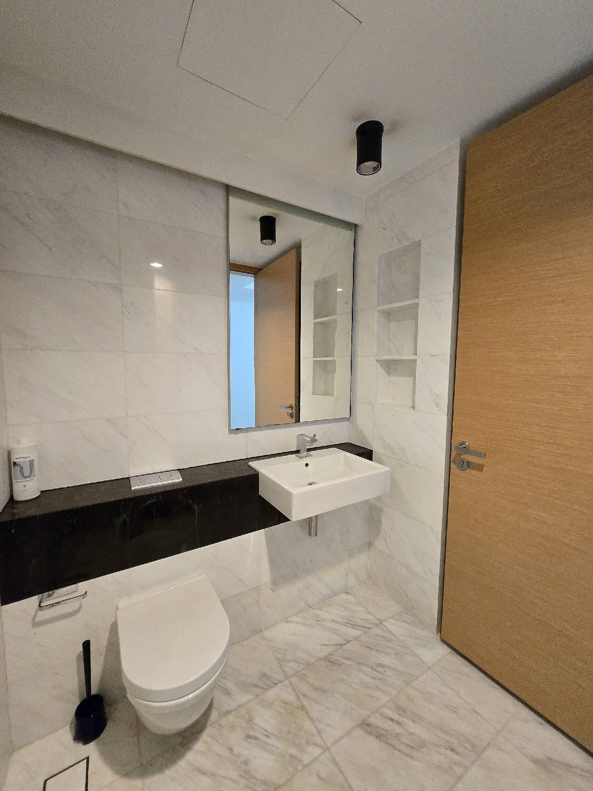 RV Residences Condominium For Rent, $3,500, 1 Bed 1 Bath 452 sqft $7.74 psf