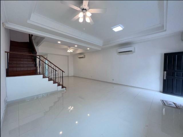 The Compass At Chancery Apartment For Rent, $8,771, 4 Bed 3 Bath 2,506 sqft $3.50 psf