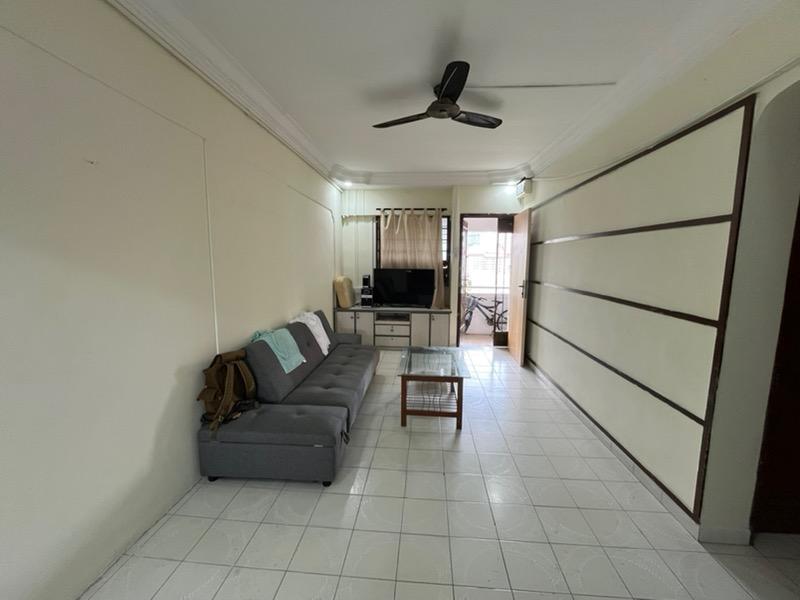 Prop-GPT: HDB Apartment: D23 Bukit Batok 182 bukit batok west avenue 8