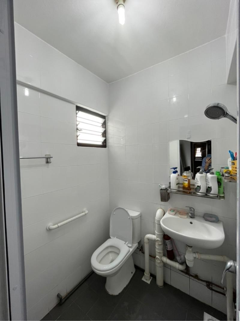 182 bukit batok west avenue 8 HDB Apartment For Rent, $2,800, 2 Bed 2 Bath 721 sqft $3.88 psf