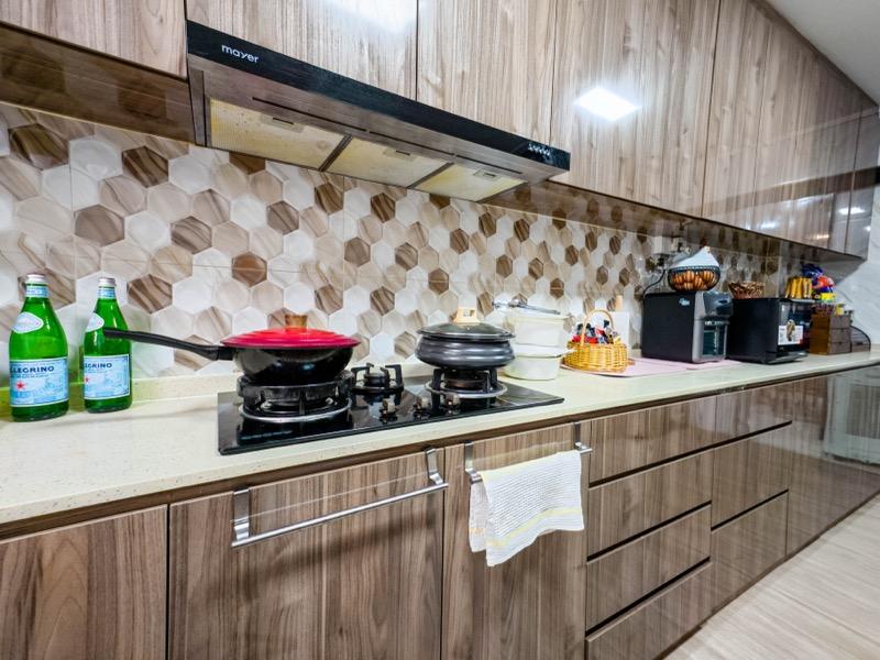 429 Woodlands Street 41 HDB Apartment Room Rental, $900, 1 Bed 1 Bath 1,173 sqft $0.77 psf