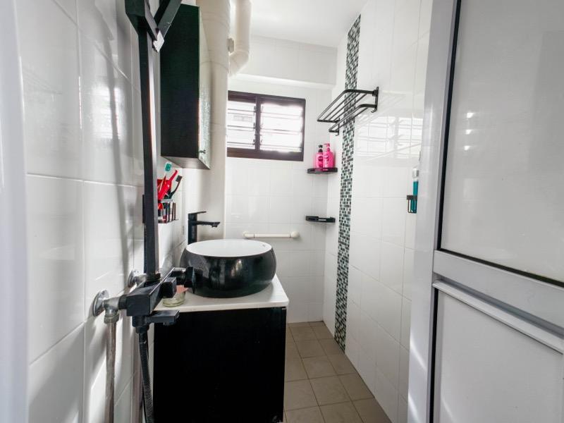 429 Woodlands Street 41 HDB Apartment Room Rental, $900, 1 Bed 1 Bath 1,173 sqft $0.77 psf