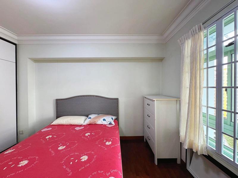 642C Punggol Drive HDB Apartment Room Rental, $800, 1 Bed 1 Bath 1,076 sqft $0.74 psf
