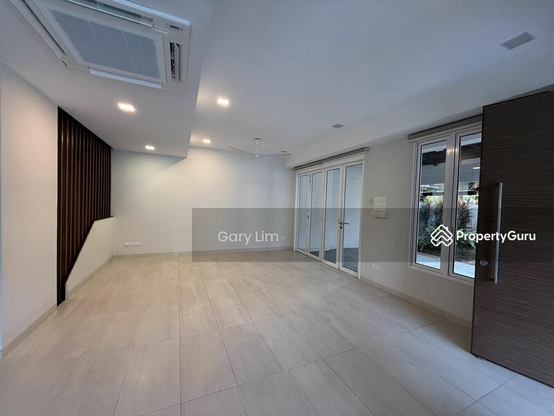 Semi-Detached for Rent: Holland, D10, 279228